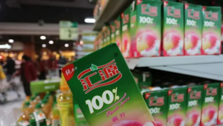 超市货架上的汇源100%果汁