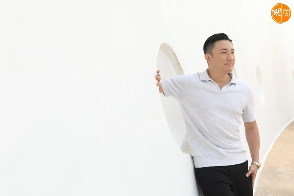 崔建邦重返新城电台主持《大风吹》 当年因迟到被辞退 4 f7e6500e20ad2eb93adb3647868b7a521ccd6ca9c430f53fb9149b1f8ef72bcb article