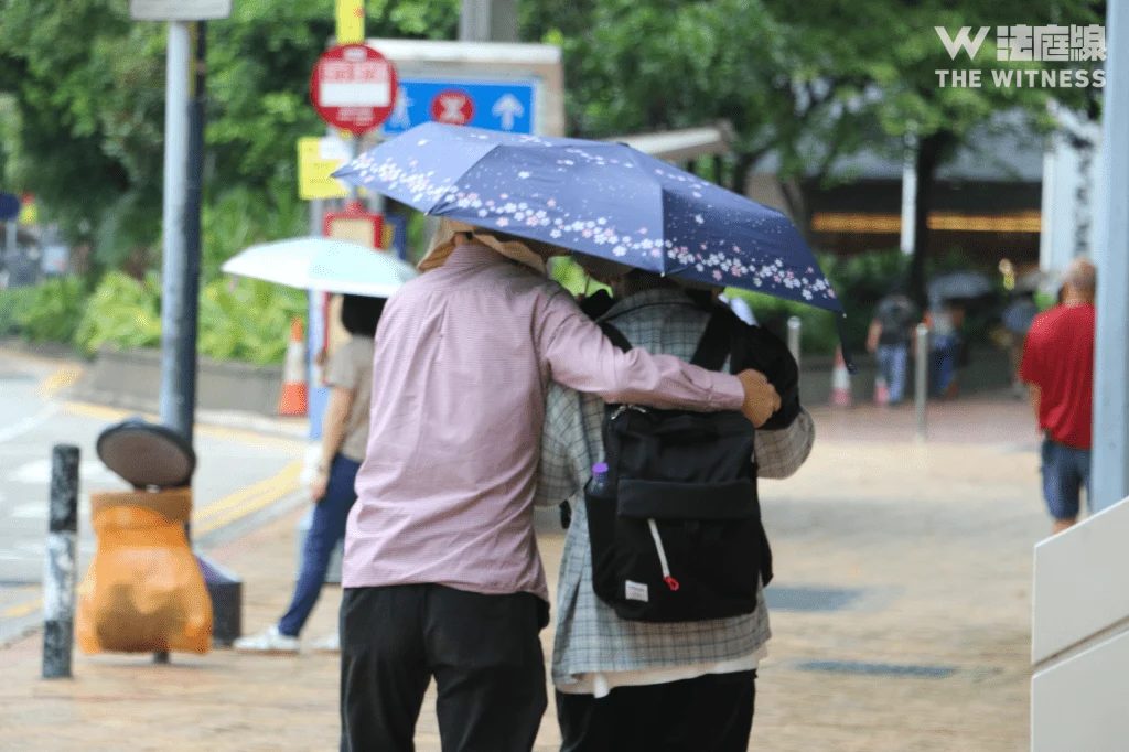 青年中港城男厕写「光时」煽动罪成 判感化18个月 官:本案特别可从轻处理 1 梁佳樂 煽動罪