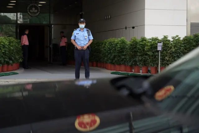 2026年9月16日，警员在澳门初级法院外戒备。