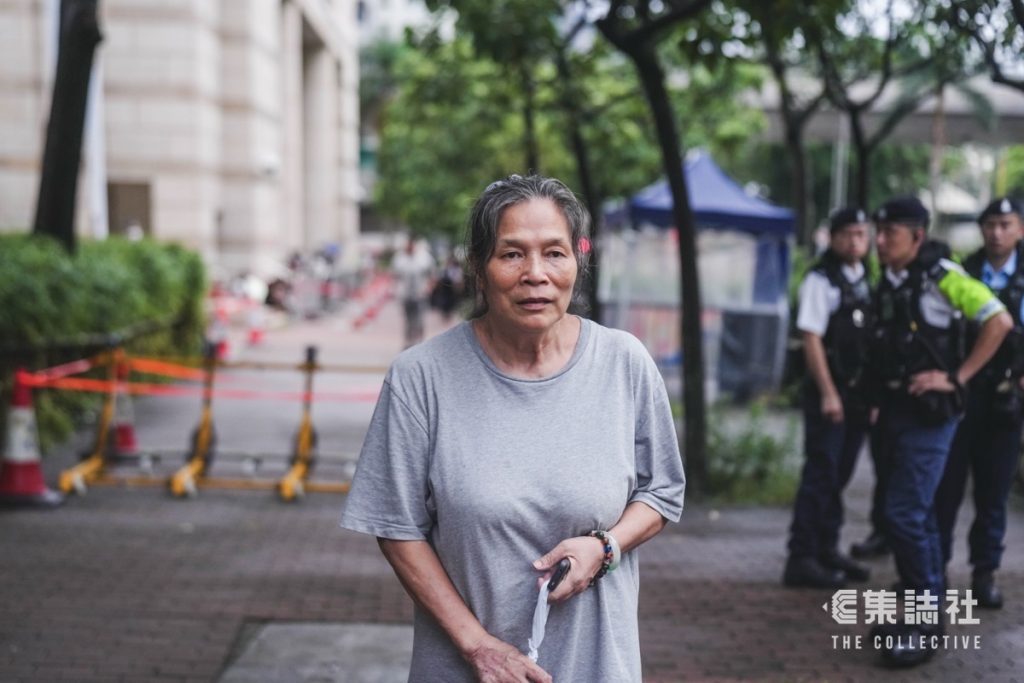 支联会案裁决.庭外|一排队女子被指怀疑衣服有煽动意图 被带上警车押走 4 fa144bdadedeaf772876e1b977d9675e99439bba0b19605c5de8cd170ef201a8 article
