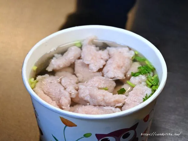 ▲▼福鼎肉片的現刮肉片湯與台中北屯總站夜市攤位。（圖／《糖糖's 享食生活》授權提供）