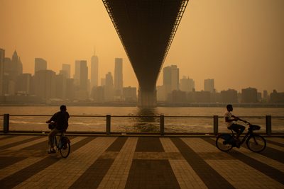 赵家纬/气候行动保护的不只是北极熊──读《气候如何影响你的大脑?》 9 詹育杰/當災難成為風景:氣候危機下的影像敘事