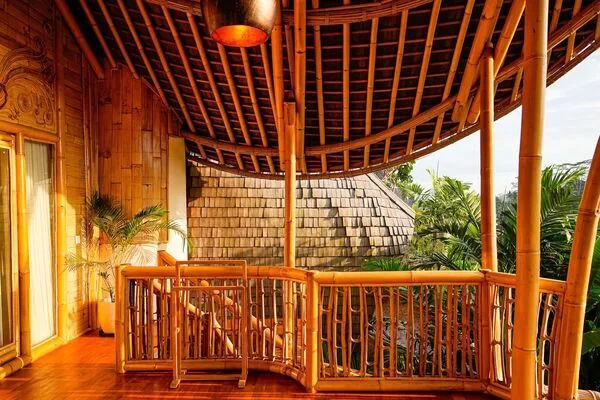峇里岛乌布隐世度假村 竹制泳池Villa开门就是绝美梯田山景 28 ▲▼Bambootel Sawah View以純竹建築融入烏布梯田景觀。(圖/《混血珊莎的奇幻旅程》授權提供)
